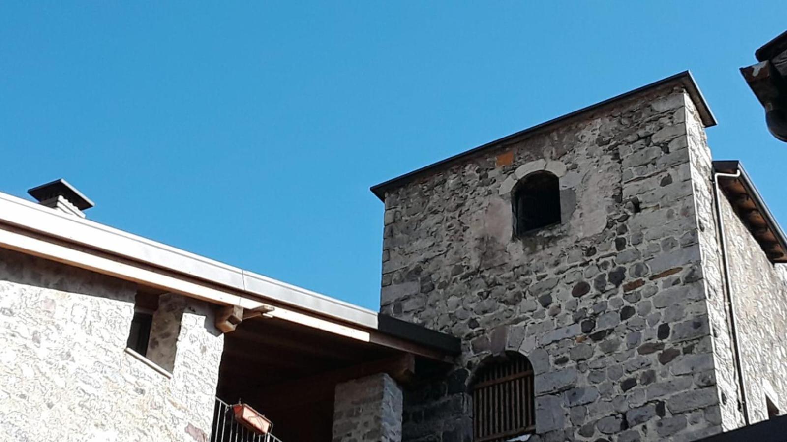 La Torre A Colori Bed & Breakfast Esine Bagian luar foto
